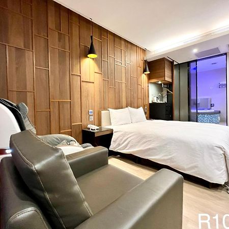 Catwalk Motel -Тайнань Экстерьер фото