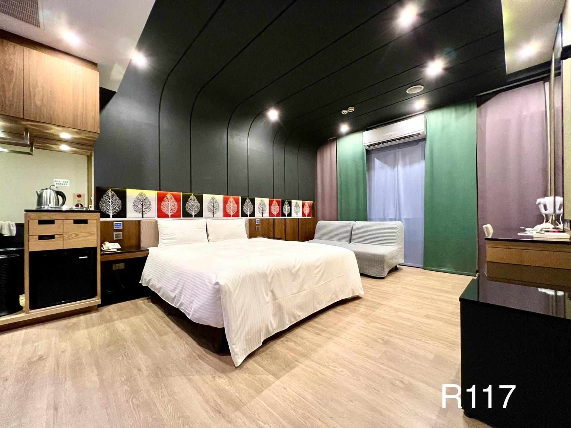 Catwalk Motel -Тайнань Экстерьер фото