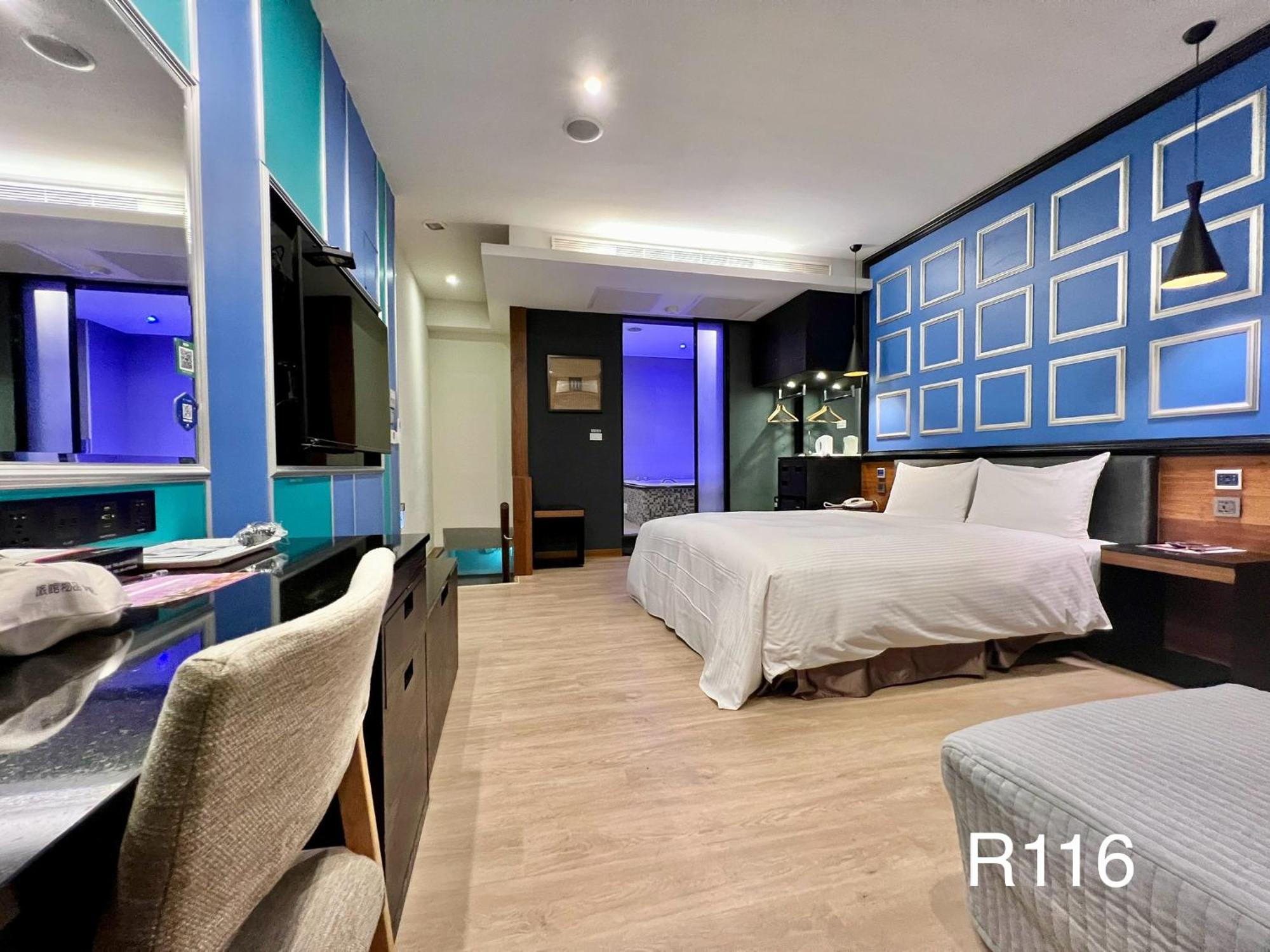 Catwalk Motel -Тайнань Экстерьер фото
