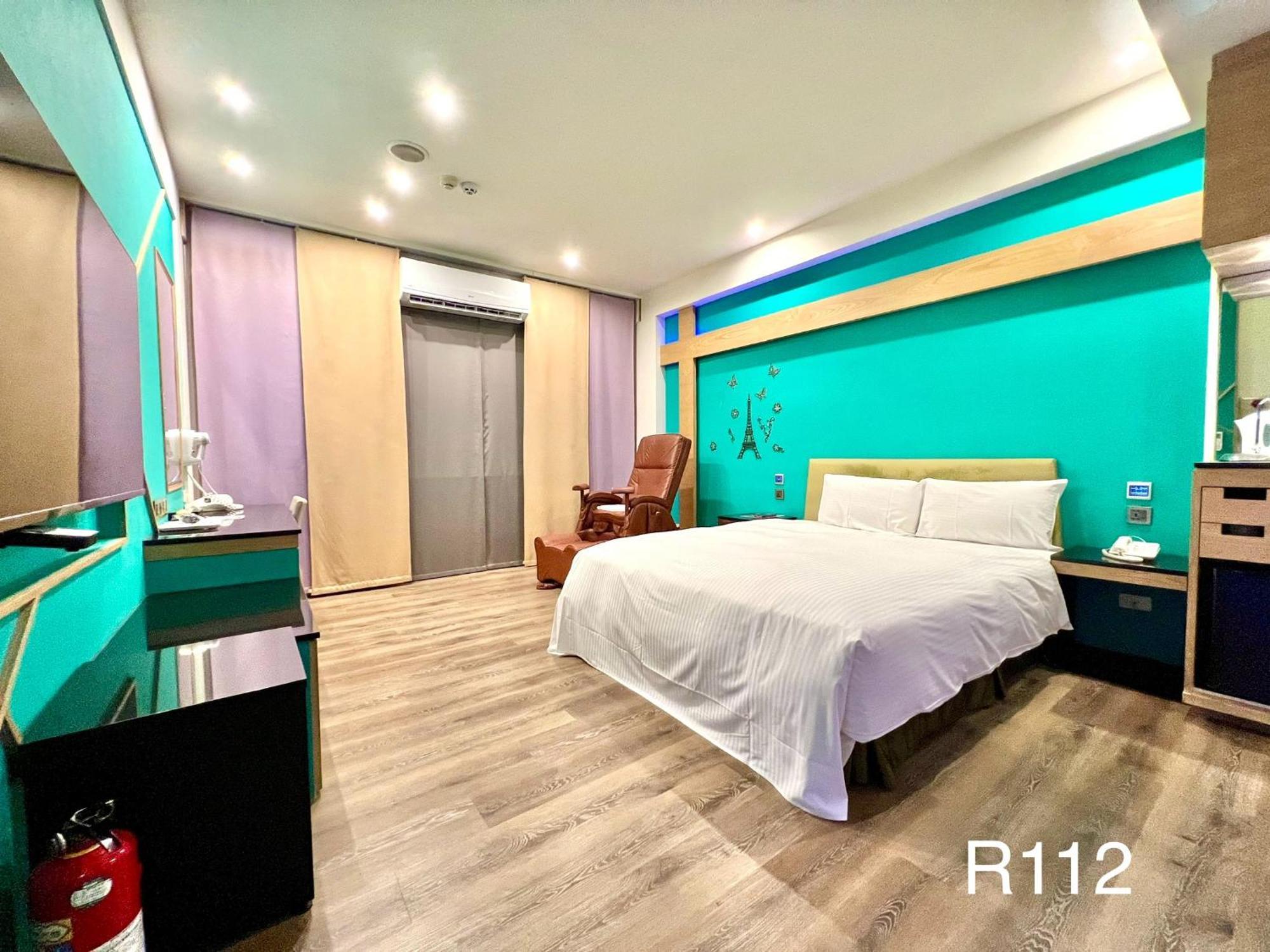 Catwalk Motel -Тайнань Экстерьер фото