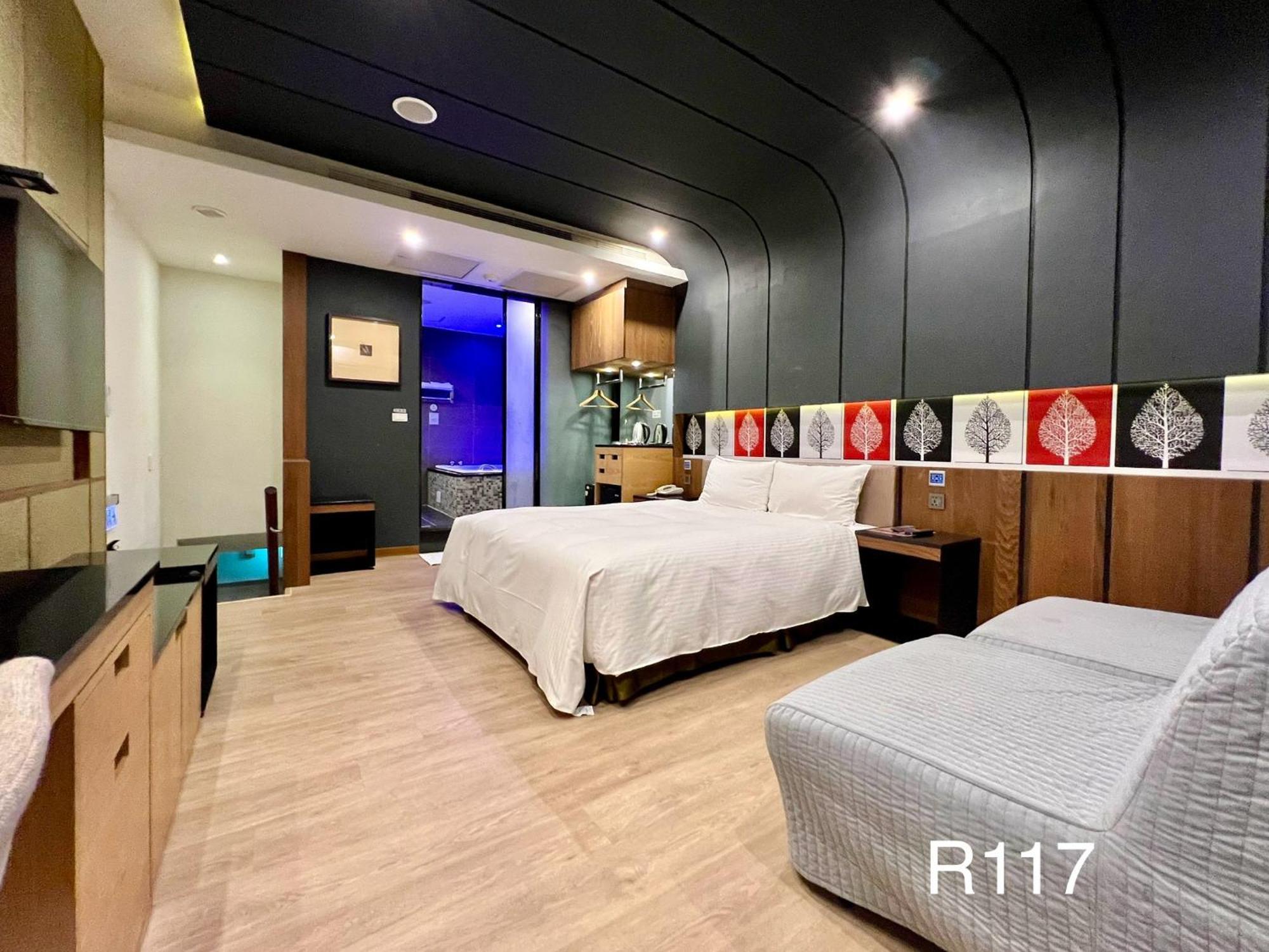 Catwalk Motel -Тайнань Экстерьер фото