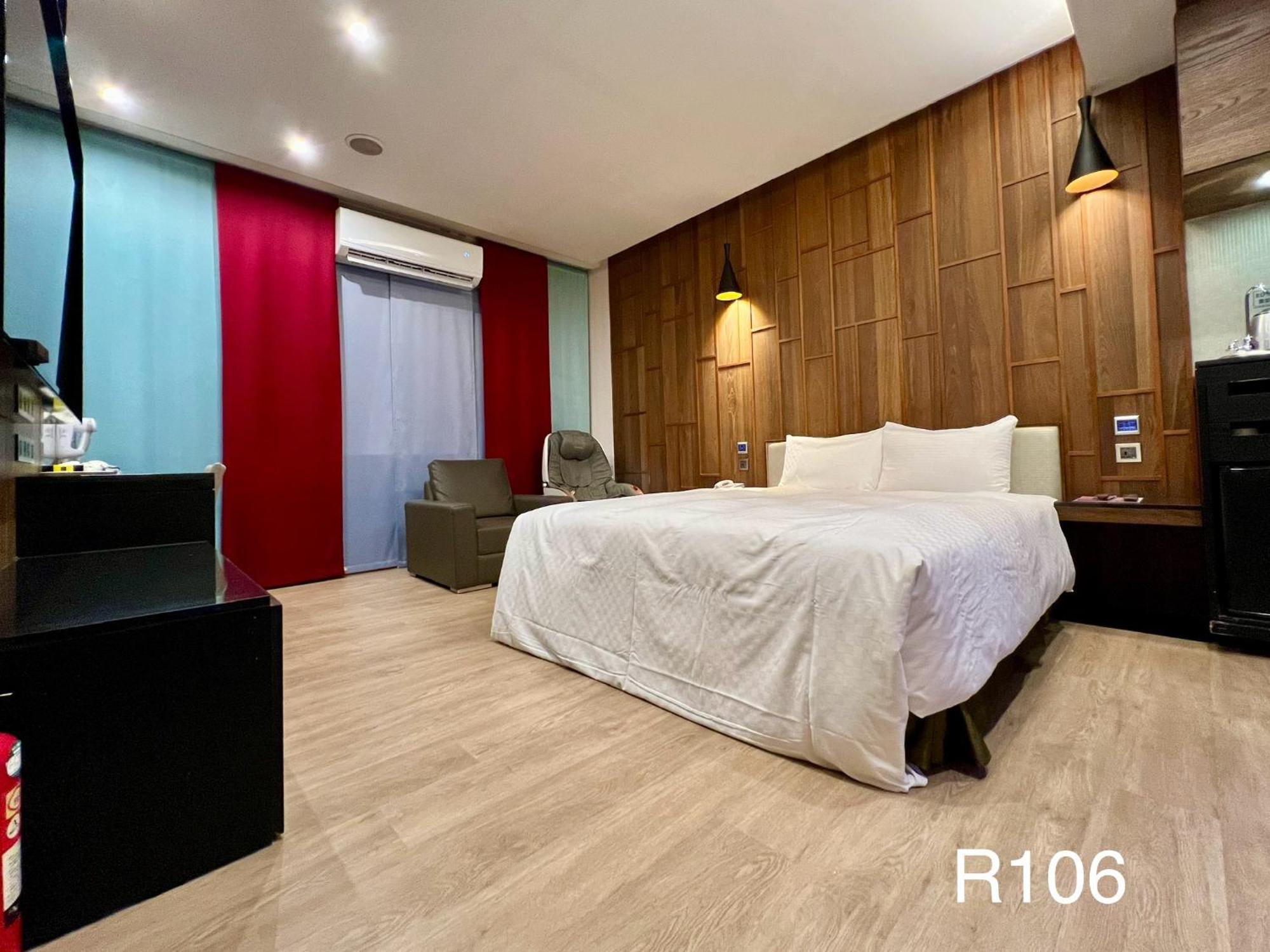 Catwalk Motel -Тайнань Экстерьер фото